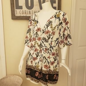 Trixxi XL Cream floral romper